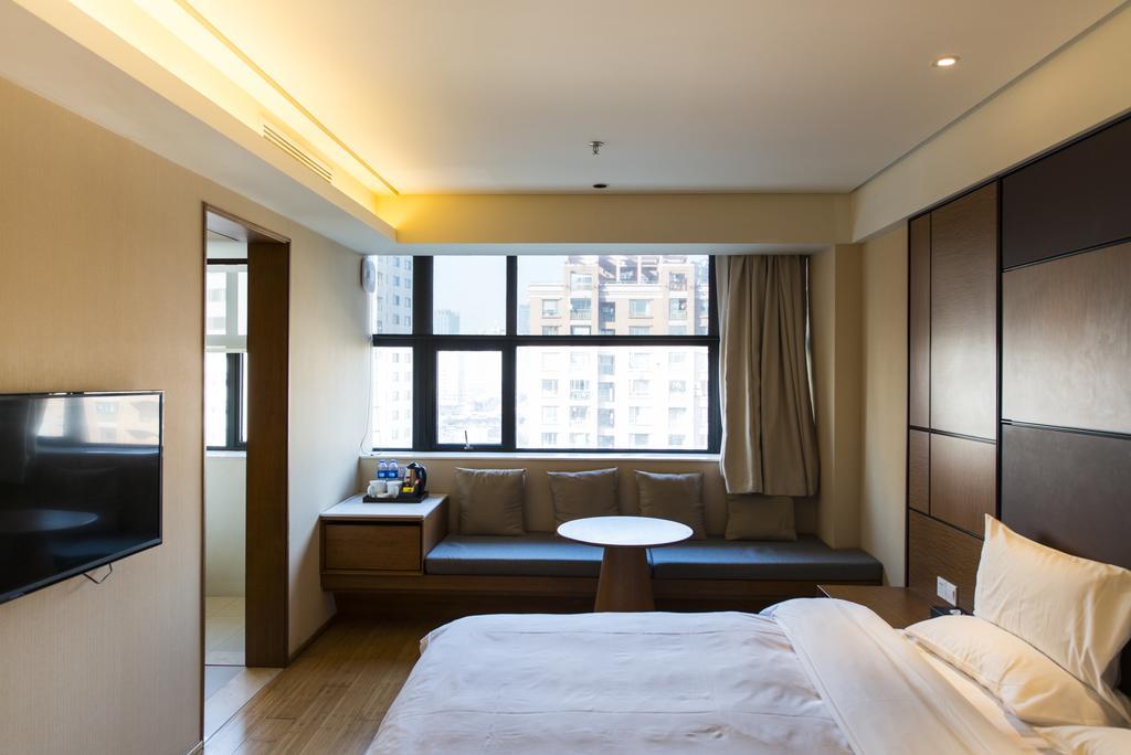 Ji Hotel Shanghai Xujiahui Zhaojiabang Road Eksteriør billede